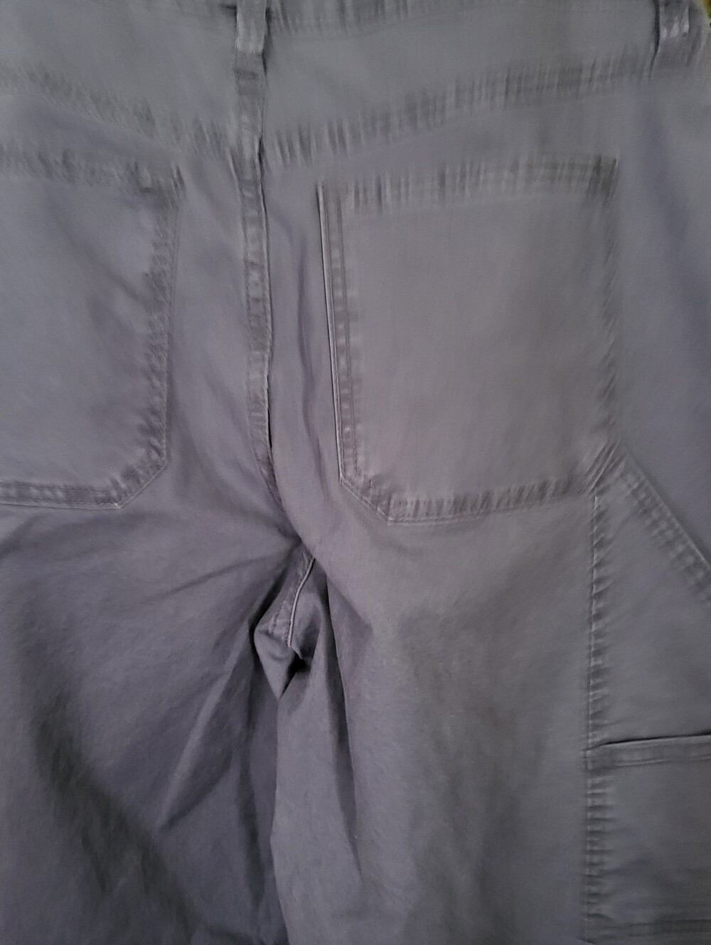 Universal Threads - Picture 3 of 5